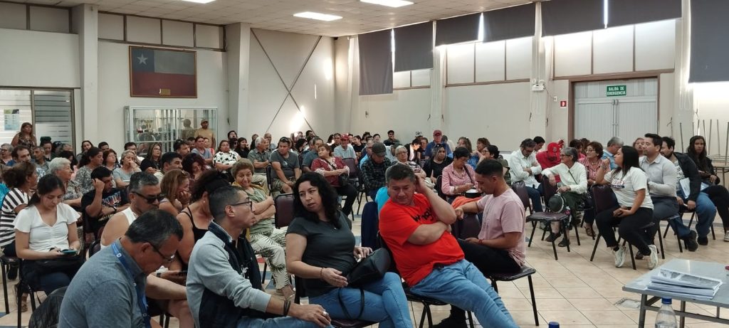 Asistentes en asamblea El Melón comuna.